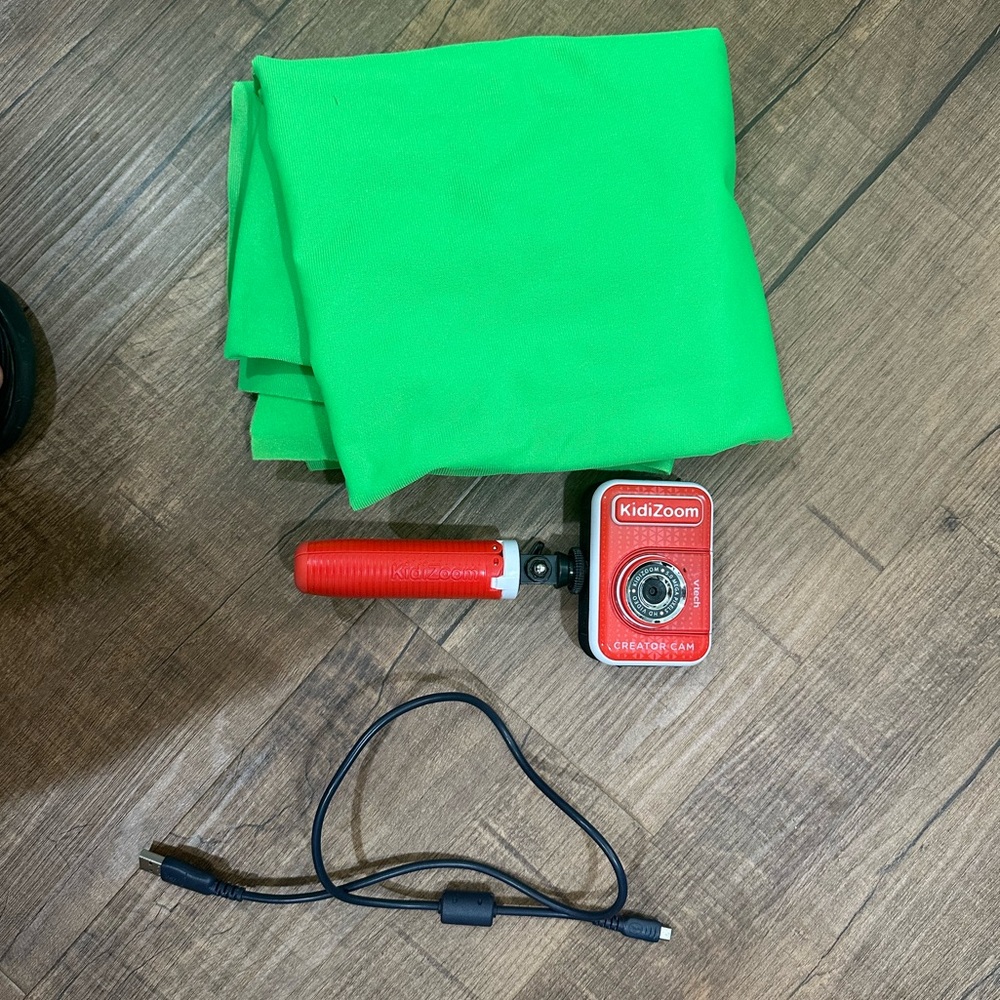 KidiZoom Creator Cam in Red with Green Backdrop - VTech